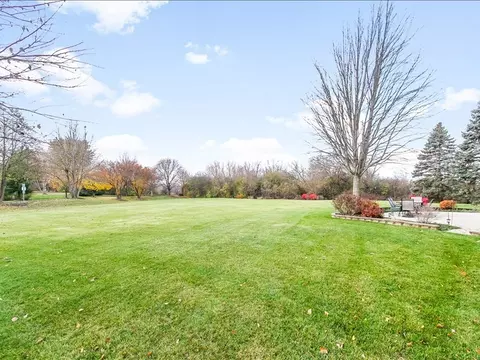 Exterior - 1489 Polo Ct, Bartlett, IL 60103 photo 5 of 7