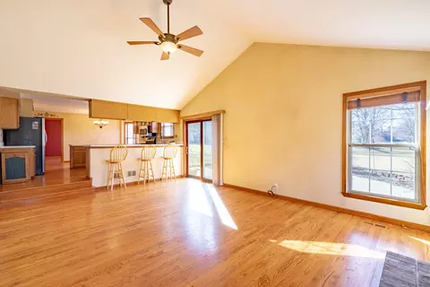 Living - 1489 Polo Ct, Bartlett, IL 60103 photo 2 of 6