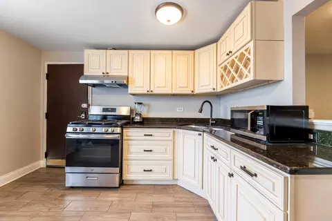 Kitchen - 4553 W 56th St #208E, Chicago, IL 60629 photo 3 of 5