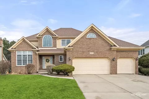 2311 Leverenz Rd, Naperville, IL 60564