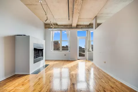 Living - 6 S Laflin St #923, Chicago, IL 60607 photo 3 of 5