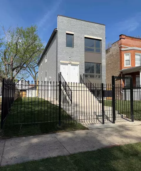 726 N Lotus Ave, Chicago, IL 60644