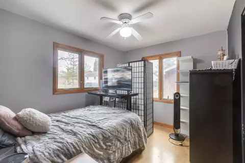 Bedroom - 5 Echo Hill Rd, Oakwood Hills, IL 60013 photo 2 of 2