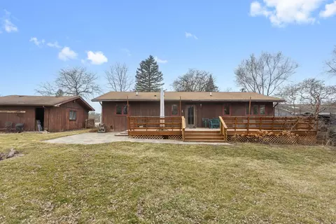 Exterior - 5 Echo Hill Rd, Oakwood Hills, IL 60013 photo 2 of 3