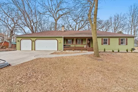 1689 Hilda Dr, Lake Holiday, IL 60552