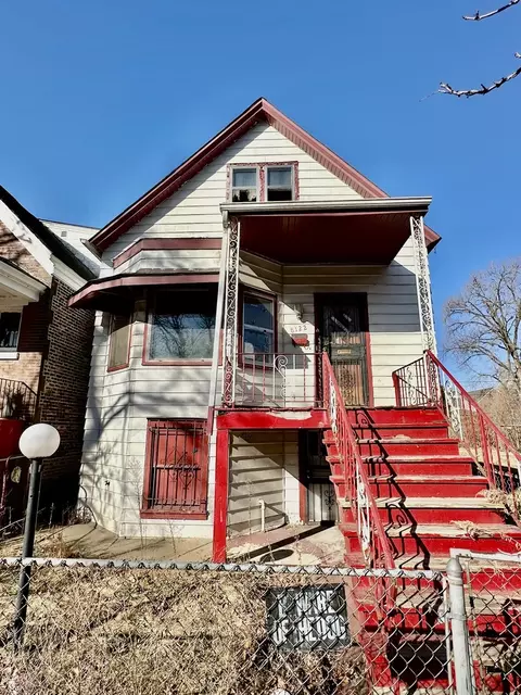 8122 S Escanaba Ave, Chicago, IL 60617