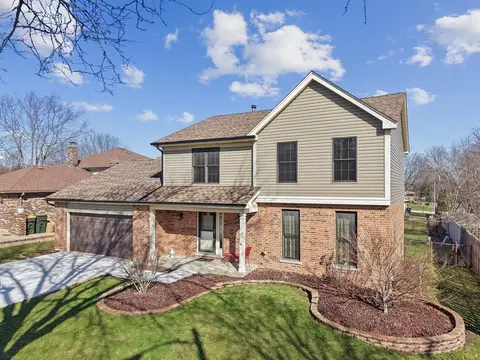 406 Whipple Ln, Westmont, IL 60559