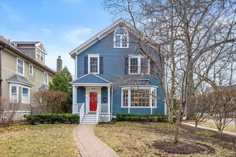 835 Forest Ave, Wilmette, IL 60091