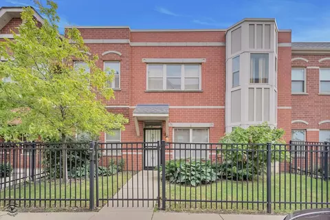 6710 S Keating Ave #103, Chicago, IL 60629