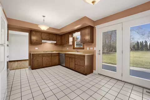 Kitchen - 6106 Western Ave, Willowbrook, IL 60527 photo 1 of 3