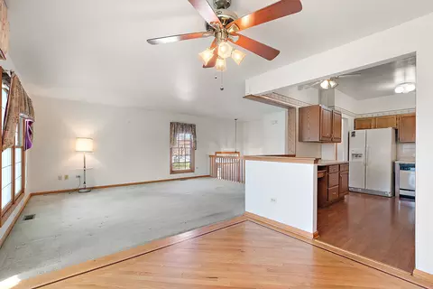 Living - 10291 Cambridge Dr, Mokena, IL 60448 photo 4 of 6