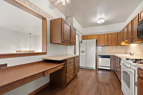 Kitchen - 10291 Cambridge Dr, Mokena, IL 60448 photo 2 of 3