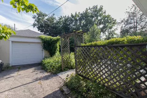 Exterior - 269 Shenstone Rd, Riverside, IL 60546 photo 2 of 8