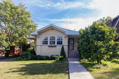 Exterior - 269 Shenstone Rd, Riverside, IL 60546 photo 1 of 8