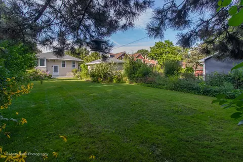 Exterior - 269 Shenstone Rd, Riverside, IL 60546 photo 6 of 8