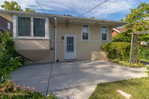 Exterior - 269 Shenstone Rd, Riverside, IL 60546 photo 7 of 8