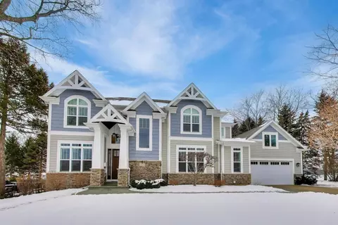 2403 Old Glenview Rd, Wilmette, IL 60091