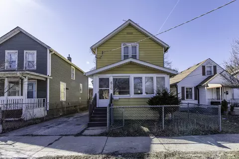 614 Walnut St, Waukegan, IL 60085