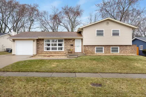 6500 Winston Dr, Woodridge, IL 60517