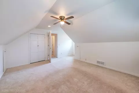 Bedroom - 508 Crest Dr, Cary, IL 60013 photo 4 of 9