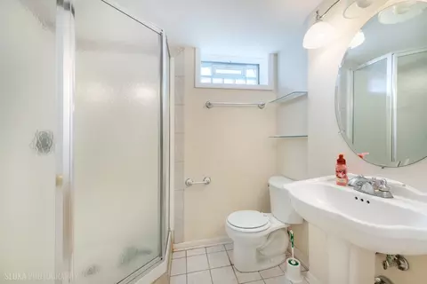 Bath - 508 Crest Dr, Cary, IL 60013 photo 4 of 4