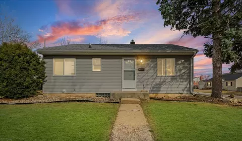 8 University Ct, Normal, IL 61761