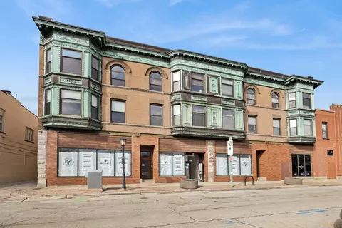812 North Blvd #201, Oak Park, IL 60302