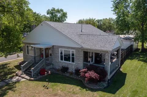 433 E Main St, Salem, IL 62881