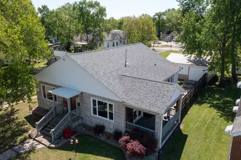 View/Area - 433 E Main St, Salem, IL 62881 photo 1 of 5