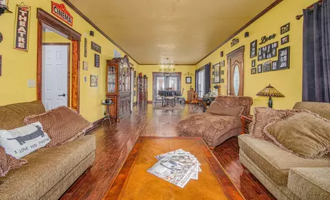 Living - 433 E Main St, Salem, IL 62881 photo 2 of 2