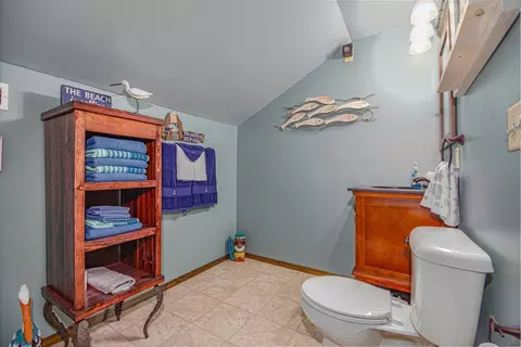Bath - 433 E Main St, Salem, IL 62881 photo 3 of 3