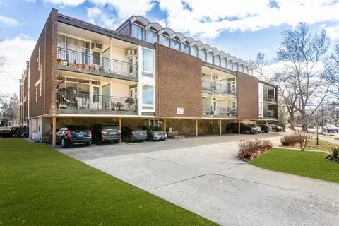 6121 W Higgins Ave #C2, Chicago, IL 60630