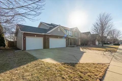 Exterior - 801 Balsam Rd, Normal, IL 61761 photo 3 of 10
