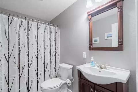 Bath - 801 Balsam Rd, Normal, IL 61761 photo 5 of 5
