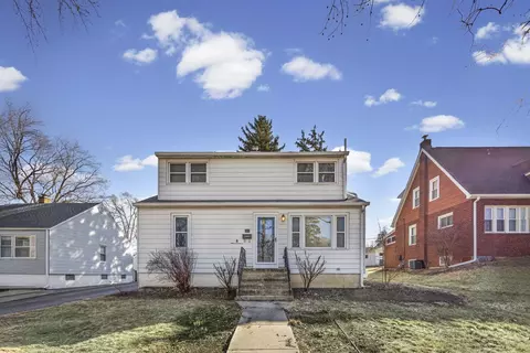 115 N Park St, Westmont, IL 60559
