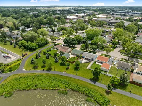 View/Area - 200 W Jeffery Ave, Wheeling, IL 60090 photo 4 of 4