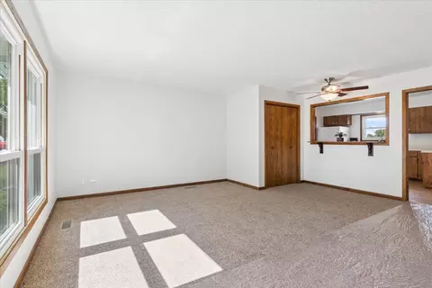 Living - 200 W Jeffery Ave, Wheeling, IL 60090 photo 1 of 3