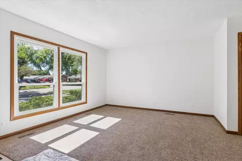 Living - 200 W Jeffery Ave, Wheeling, IL 60090 photo 3 of 3