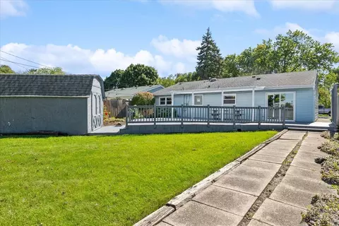 Exterior - 200 W Jeffery Ave, Wheeling, IL 60090 photo 2 of 5