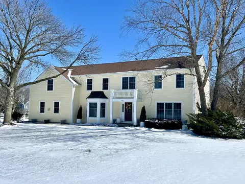 603 Arlington Pkwy, Sleepy Hollow, IL 60118