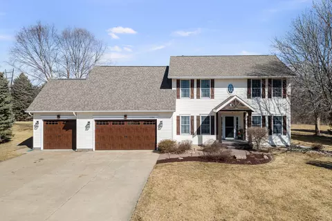 12381 71st Ave, Blue Grass, IA 52726