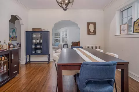 Dining - 728 Howard St, Wheaton, IL 60187 photo 3 of 4