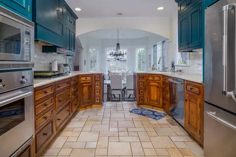 Kitchen - 728 Howard St, Wheaton, IL 60187 photo 1 of 5