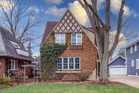728 Howard St, Wheaton, IL 60187