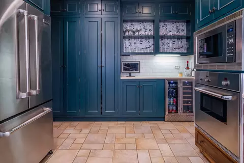 Kitchen - 728 Howard St, Wheaton, IL 60187 photo 3 of 5