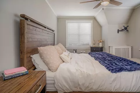 Bedroom - 728 Howard St, Wheaton, IL 60187 photo 2 of 4