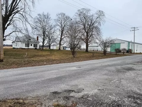 1100 John Stelle Rd, Mcleansboro, IL 62859
