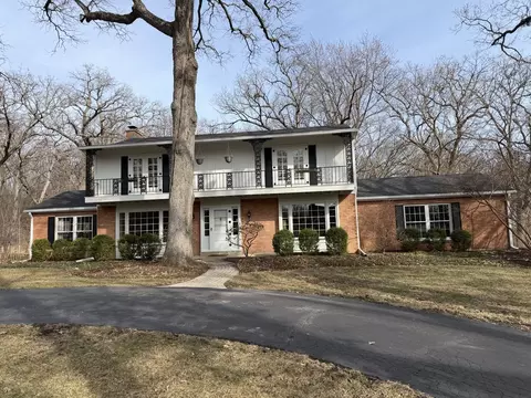 4 N609 Pheasant Run Dr, Saint Charles, IL 60175