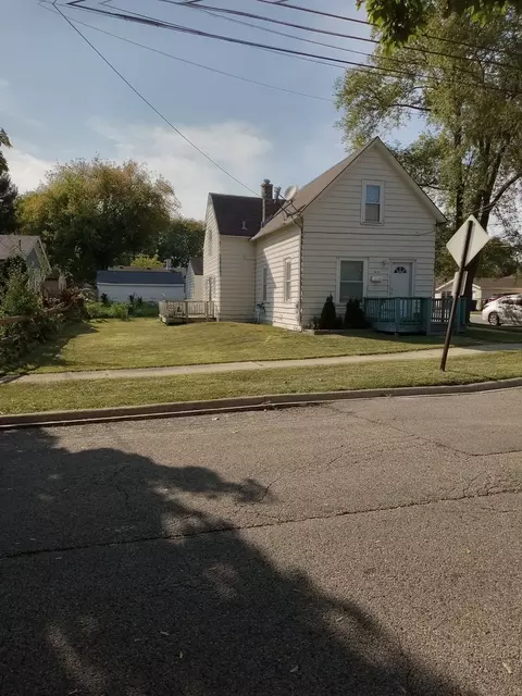 968 Judge Ave, Waukegan, IL 60085