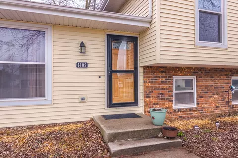 Entry Way - 1409 Hanson Dr, Normal, IL 61761 photo 2 of 2